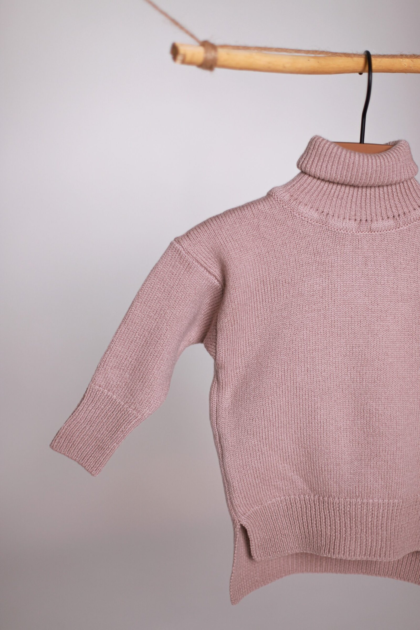 vaikiškas merino vilnos megztinis aukštu kaklu