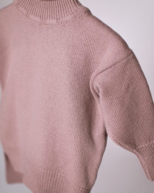 merino vilnos megztinis su kaklu