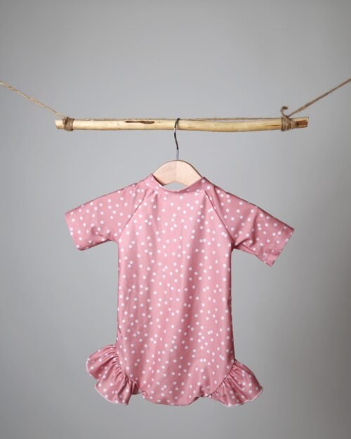 mergaitiškas maudymosi kostiumėlis