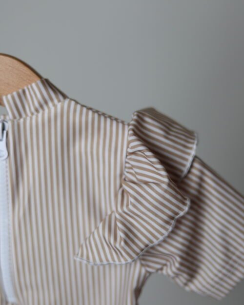 vientisas maudymosi kostiumėlis su upf