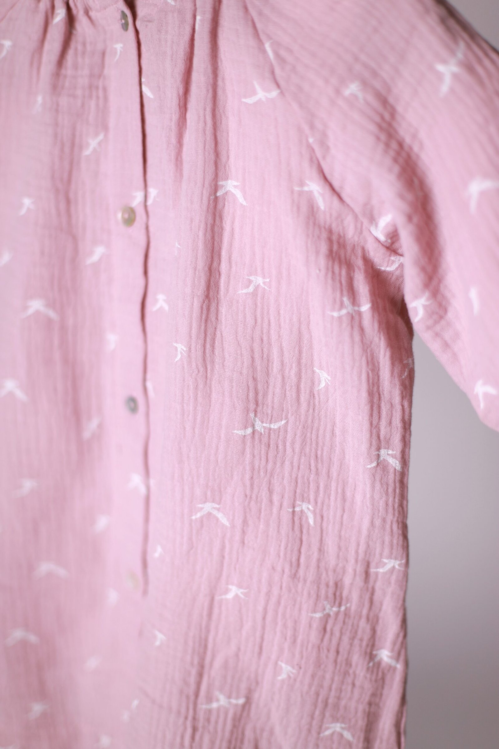 laisva muslino suknelė