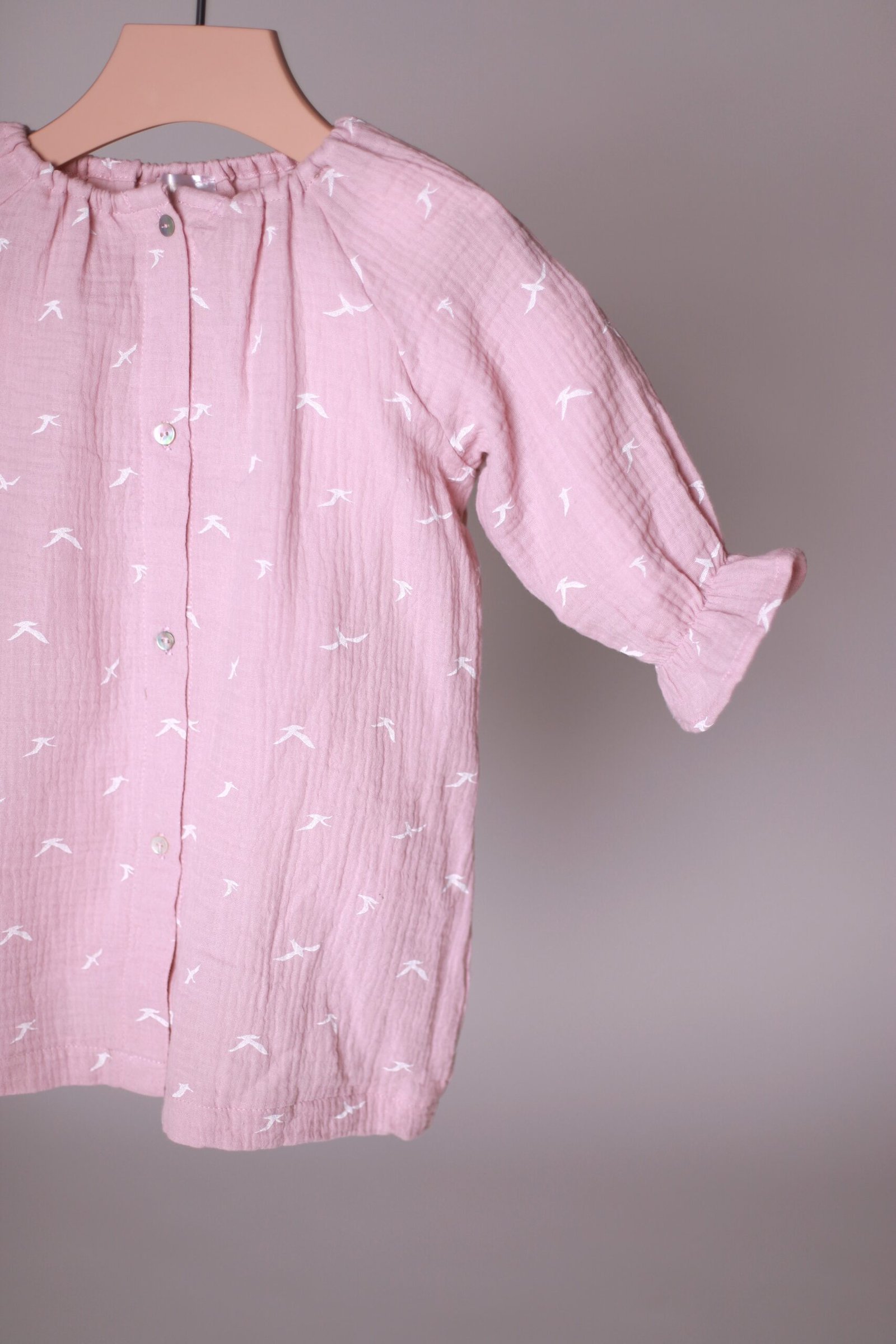 mergaitiška muslino suknelė