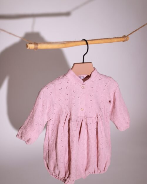 siuvinėta medvilnė