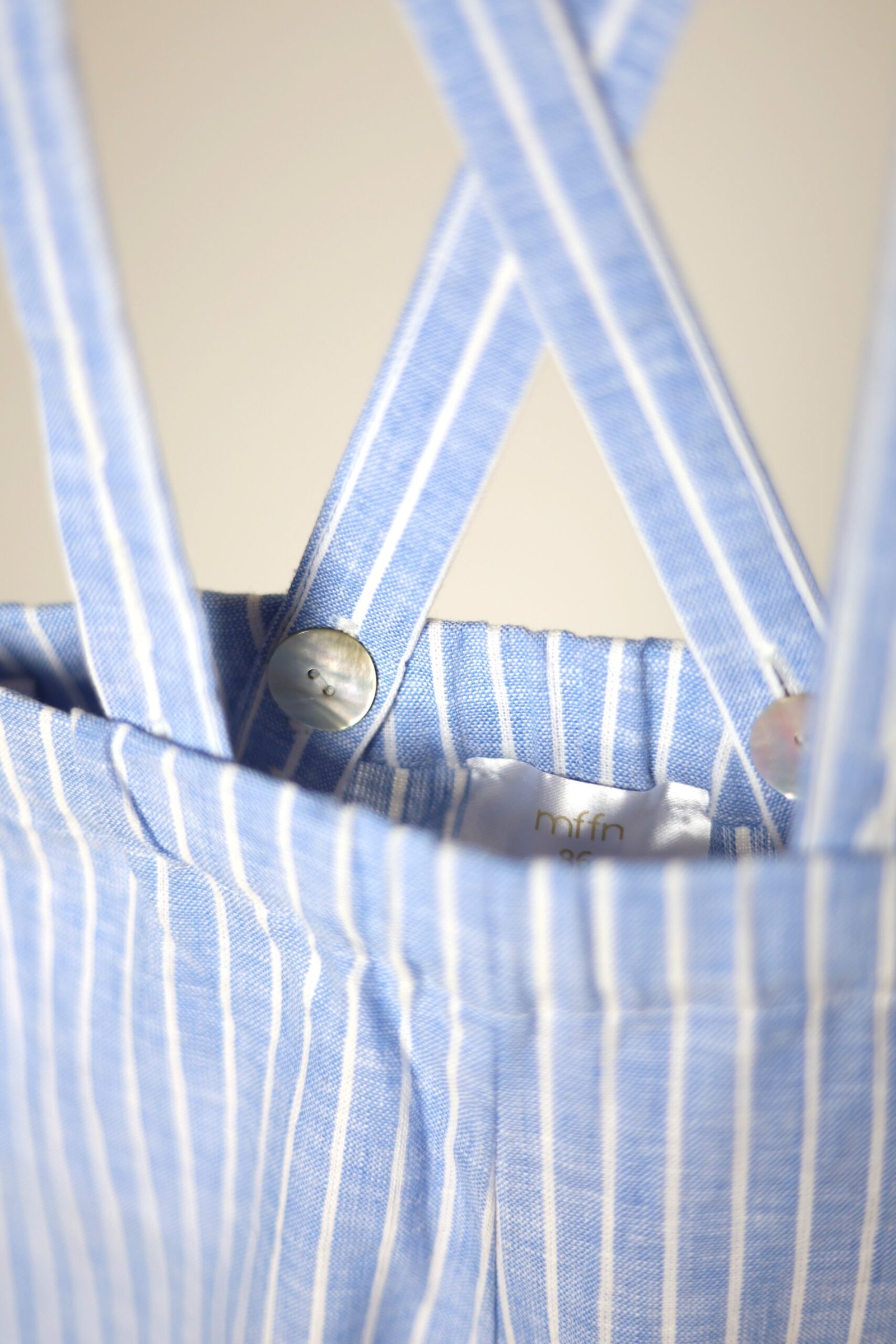 lininės kelnės su petnešomis