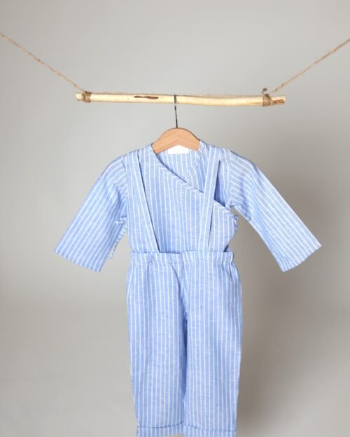 dryžuotas lino kostiumėlis vaikams