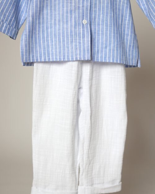 klasikinis kostiumas vaikams