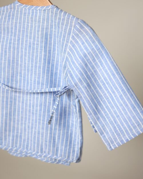 susiaučiamas lininis švarkelis