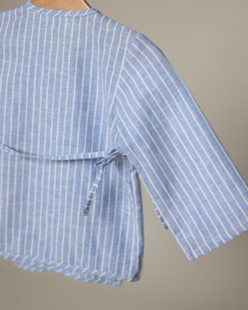 susiaučiamas lininis švarkelis