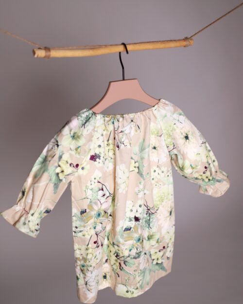 gėlėti marškiniai mergaitei