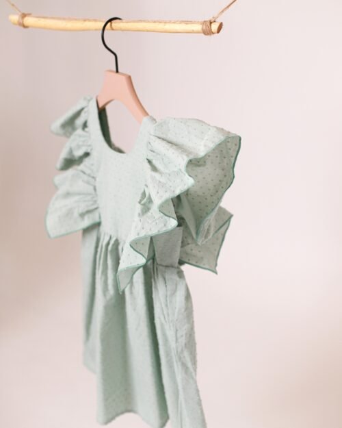 suknelė atvira nugara