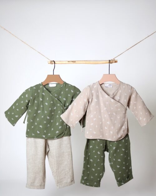 muslino kostiumėliai vaikams