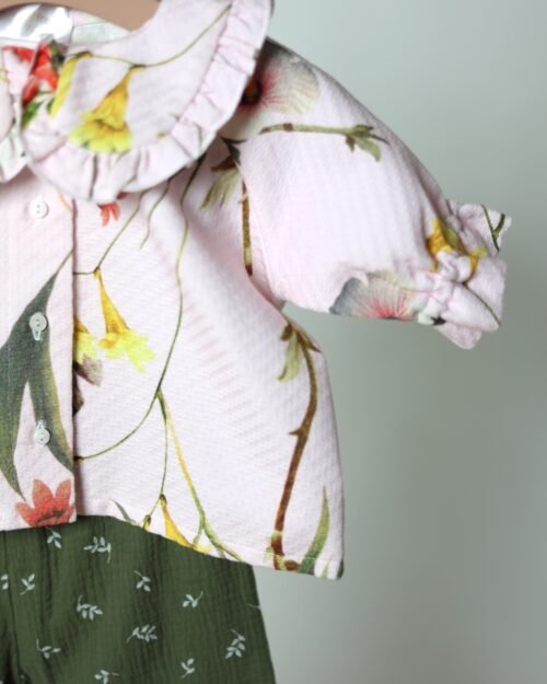 marškiniai su gėlėmis