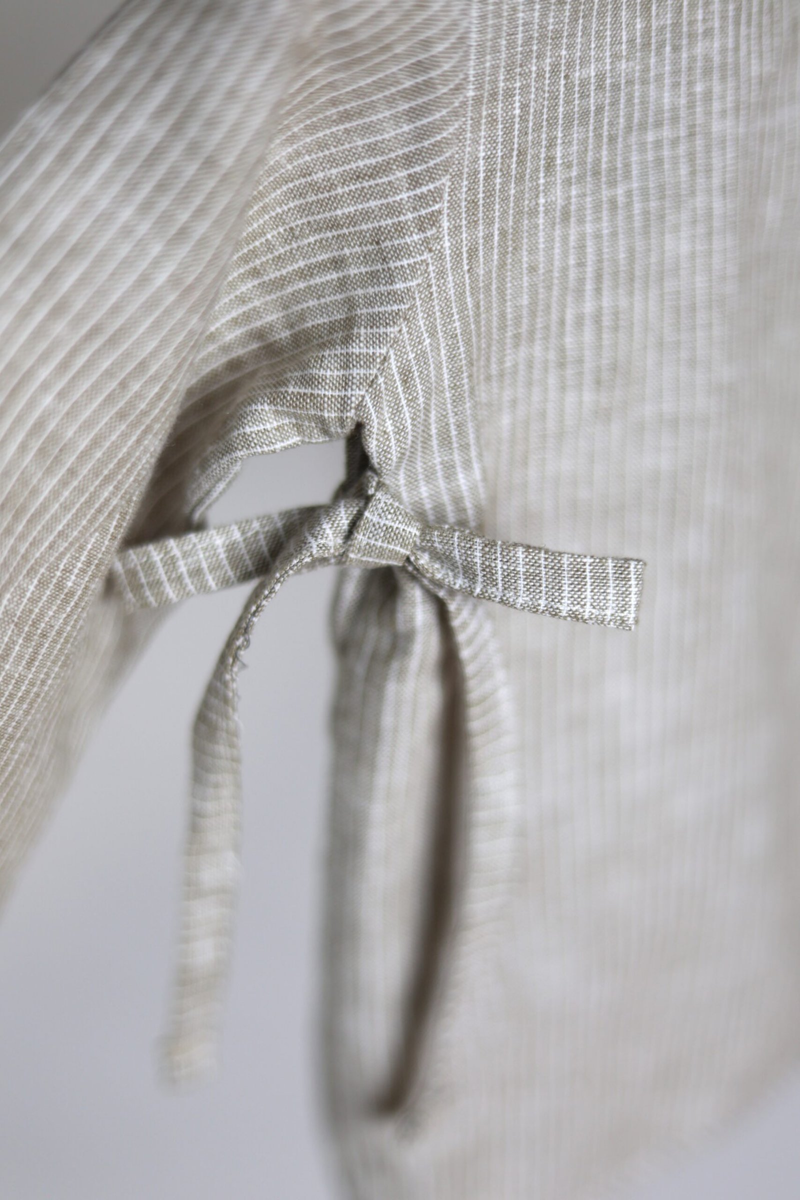 susiaučiamas lino švarkas vaikams