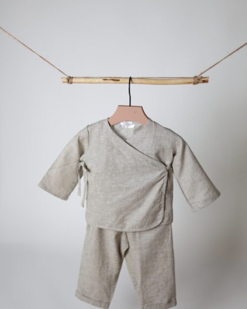 lininis kostiumėlis vaikams
