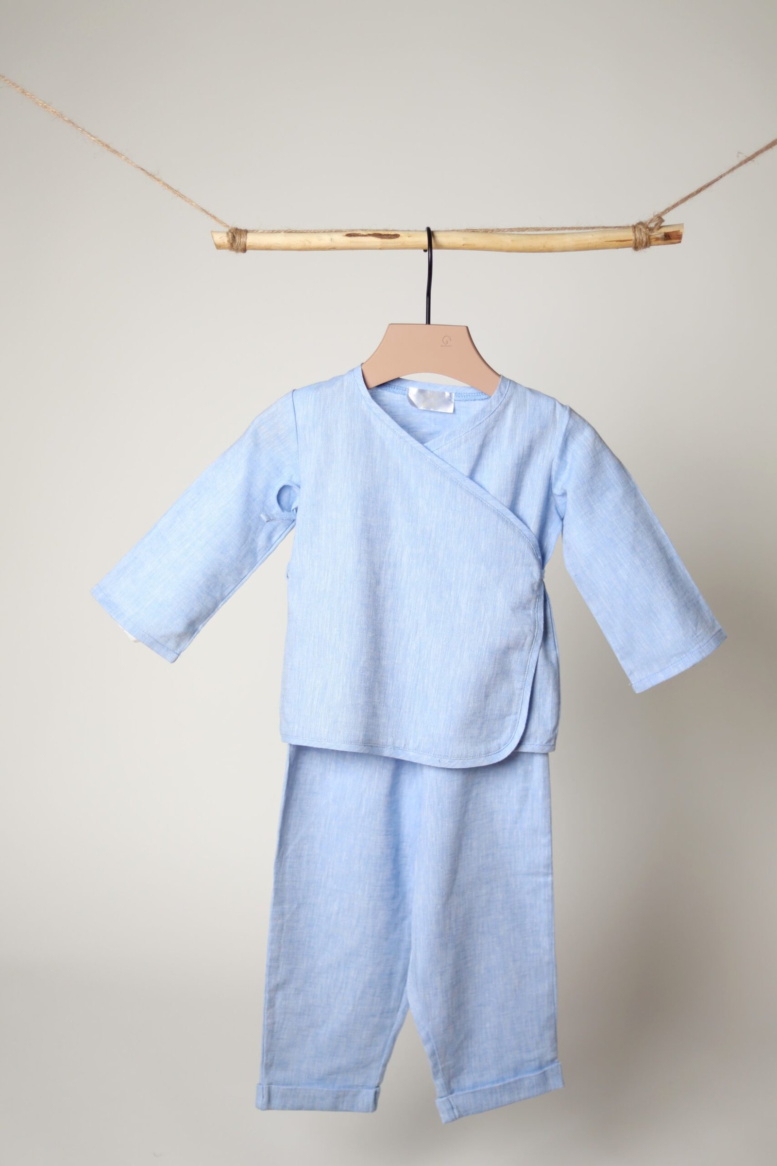 lininiai kostiumėliai vaikams