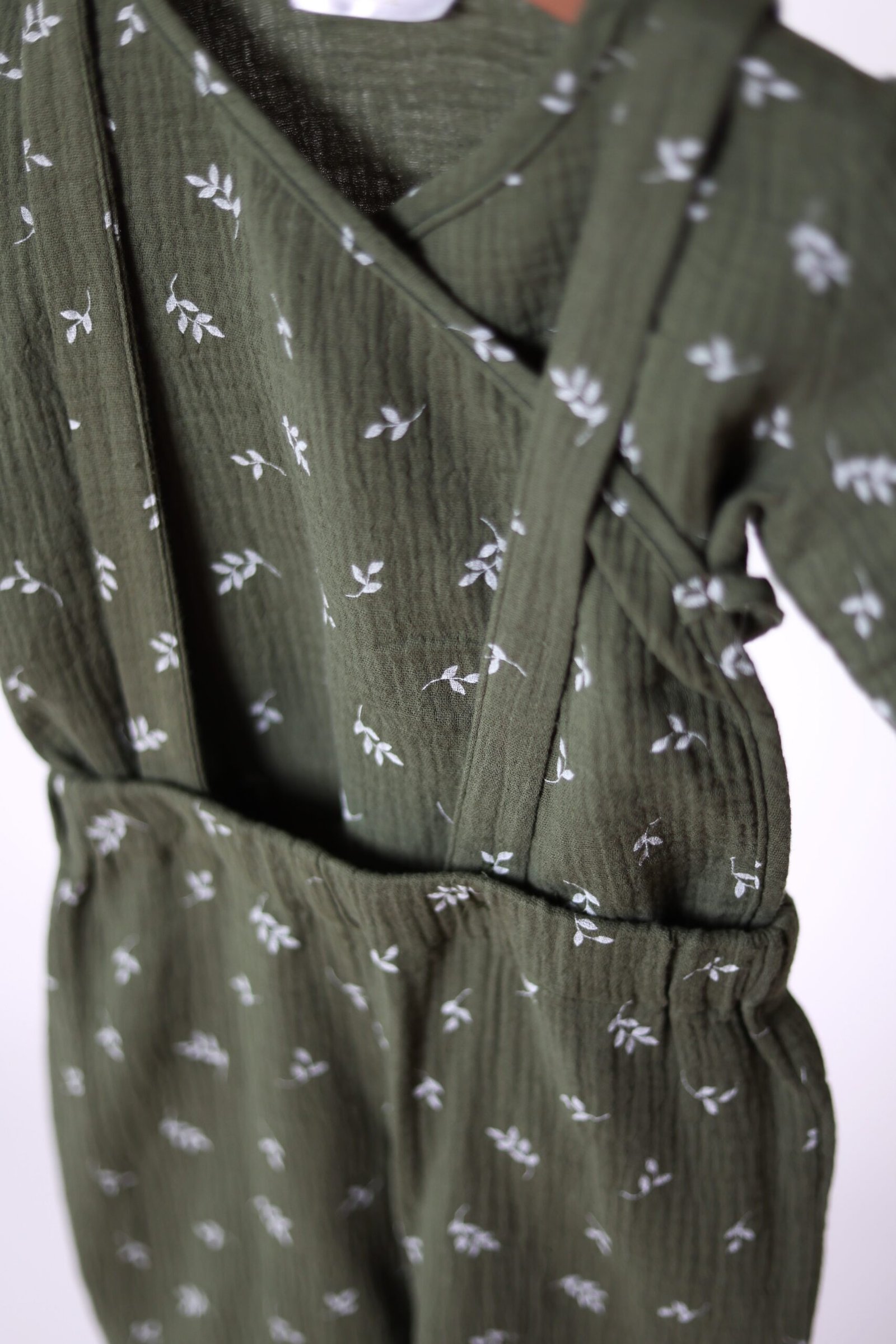 vaikiškas muslino kostiumėlis