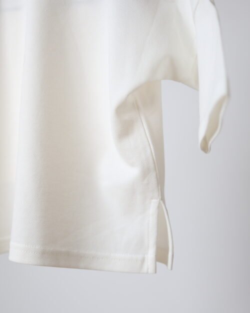 balti pikė marškinėliai