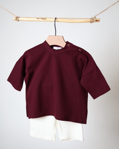 laisvi marškinėliai ir šortai vaikams