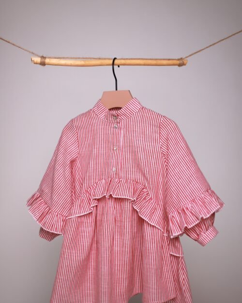 mergaitiška suknelė su raukiniais