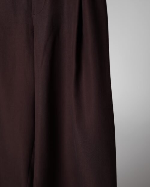 plačios tencelio kelnės