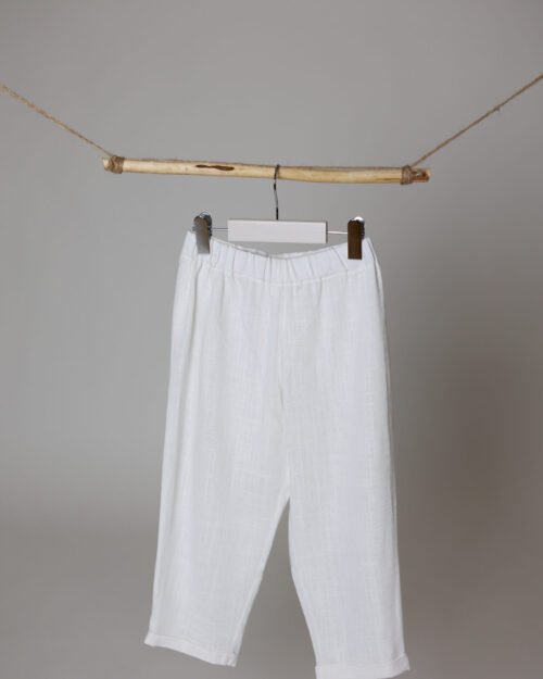 naturalaus lino kelnes