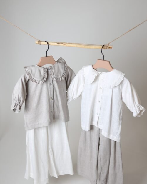 vaikiški lininiai kostiumėliai
