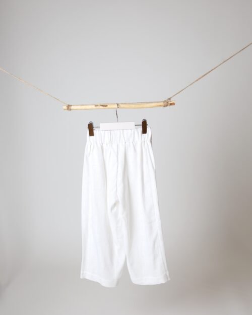 balti lininiai drabužiai