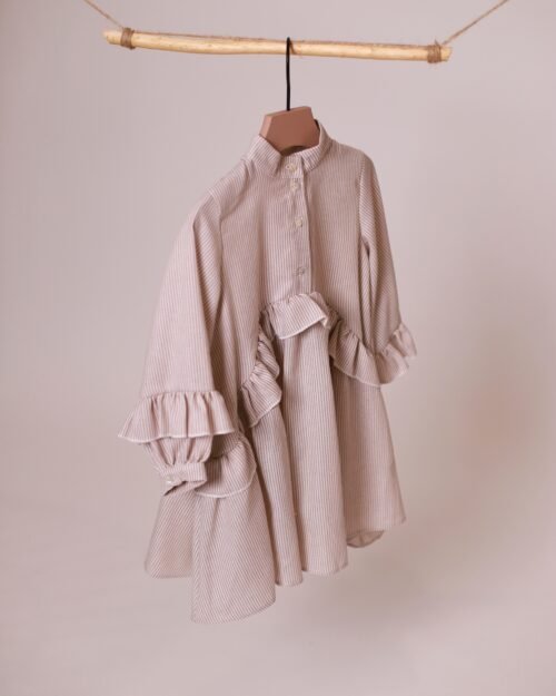 laisva suknelė su raukiniais