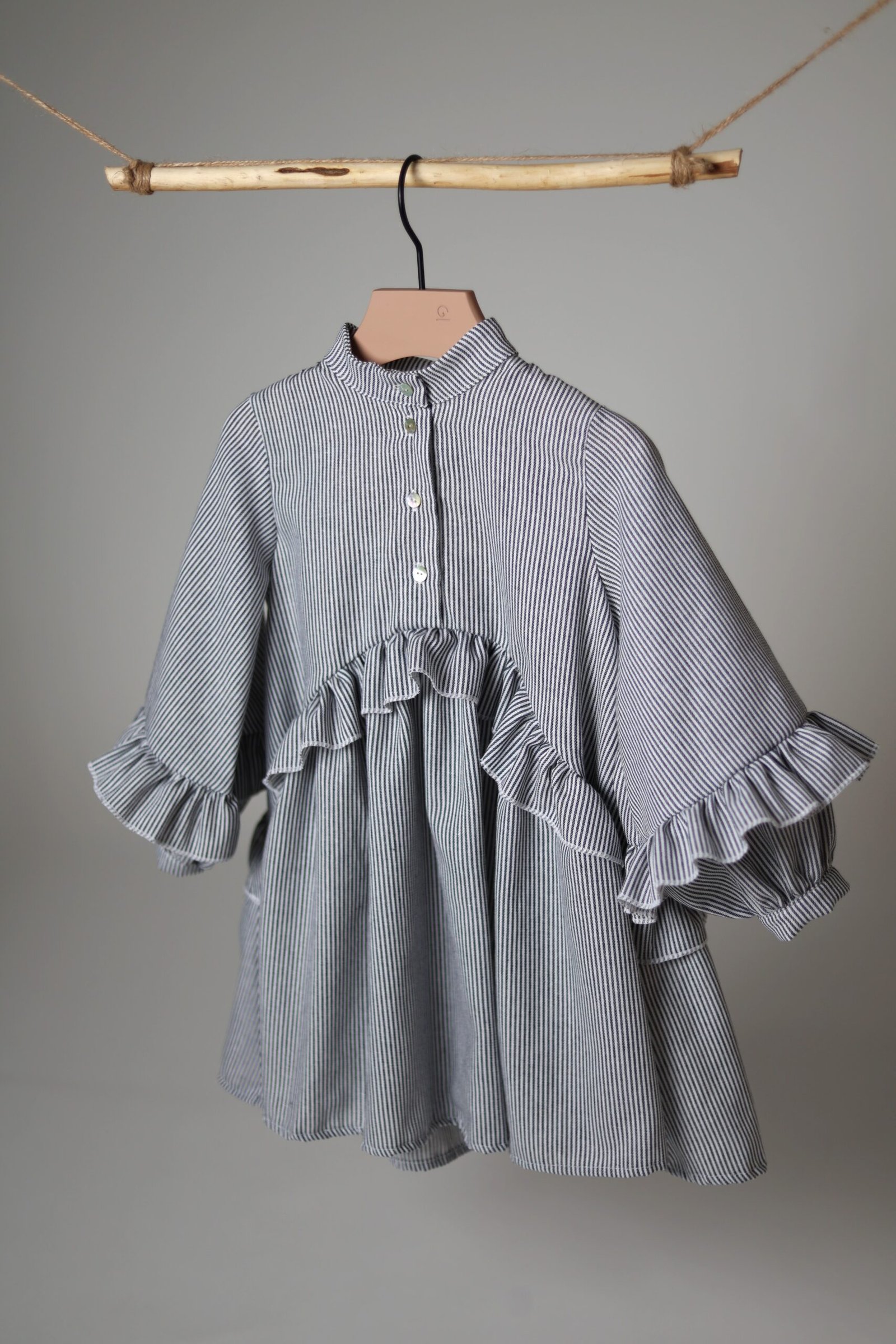 plati pūsta suknelė mergaitei