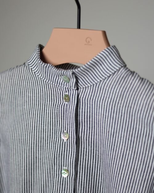 suknelė ilgomis rankovėmis