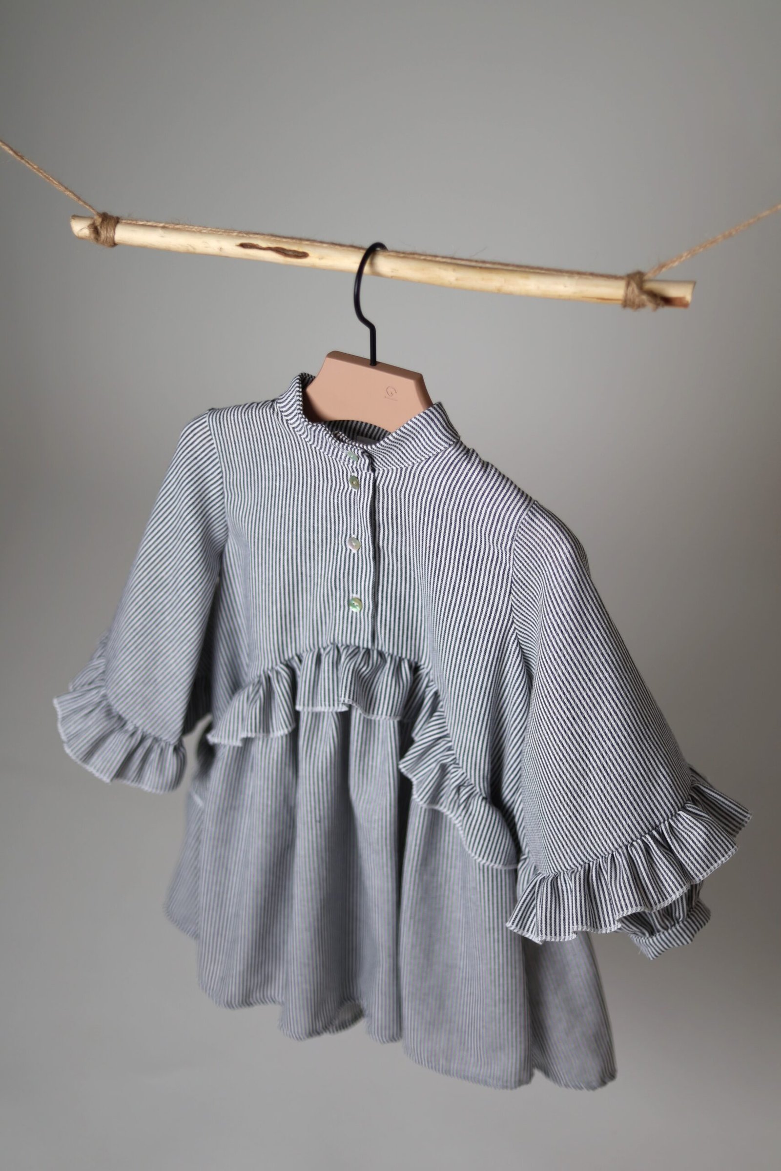 dryžuota mergaitiška suknelė