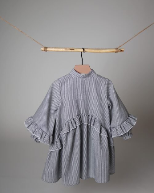 mergaitiška suknelė su raukiniais