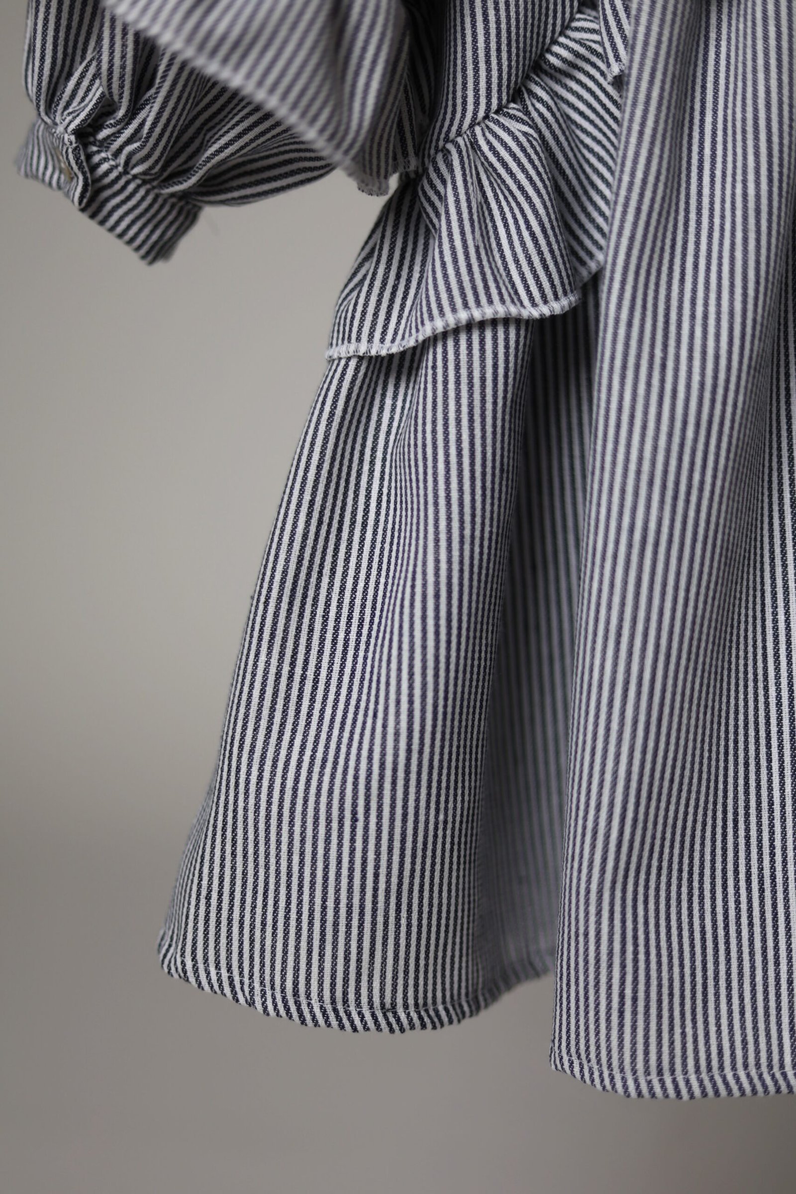 vaikiška suknelė su raukiniais