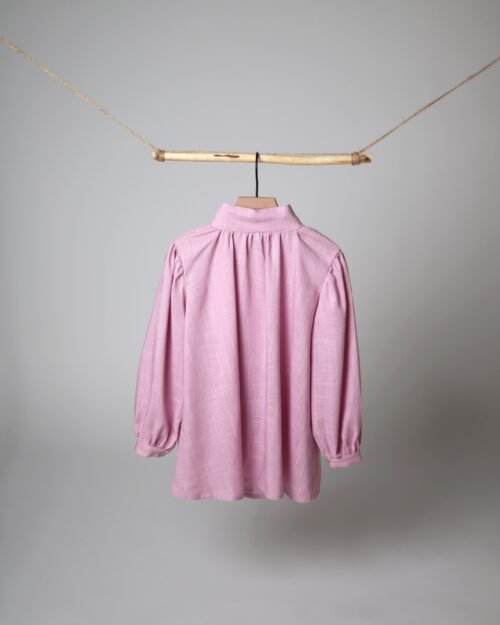 laisva lino palaidinė ilgomis rankovėmis