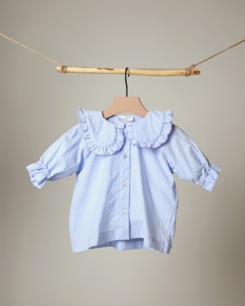 mergaitiški marškiniai su raukinukų apykakle