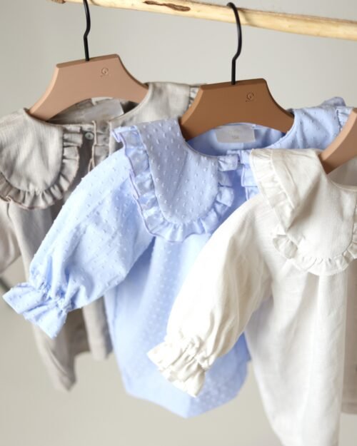 mergaitiški marškiniai su apykakle