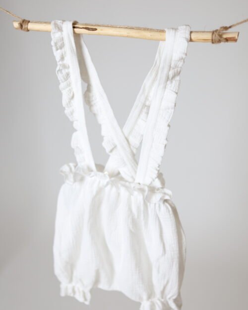 muslino šortai vaikams su petnešomis