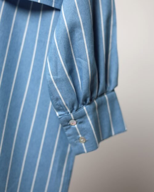 suknelė ilgomis rankovėmis