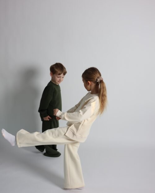 vaikiški laisvalaikio kostiumėliai su pūkeliu