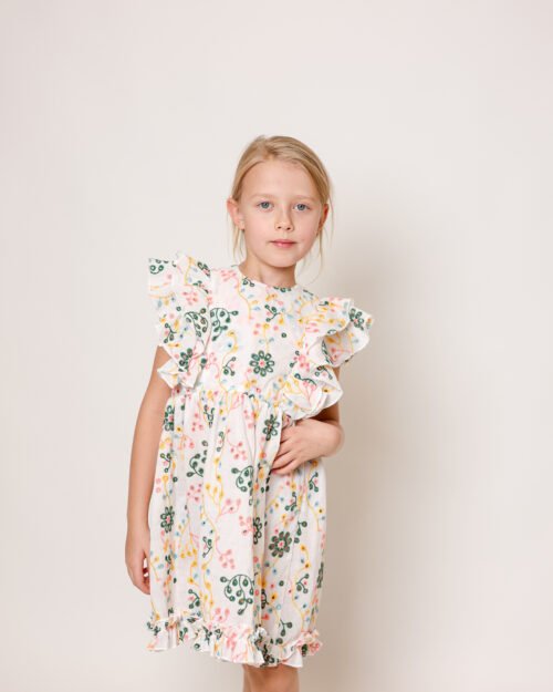 siuvinėta suknelė mergaitei