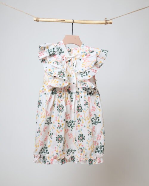 gėlėta suknelė su raukiniais